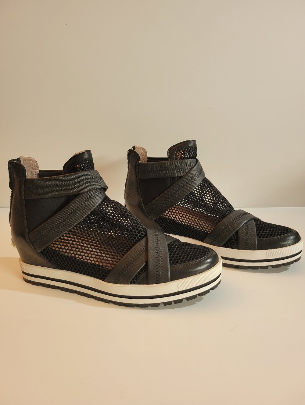NIB Marc Cain Black Mesh & Leather Wedge Sneakers - 39